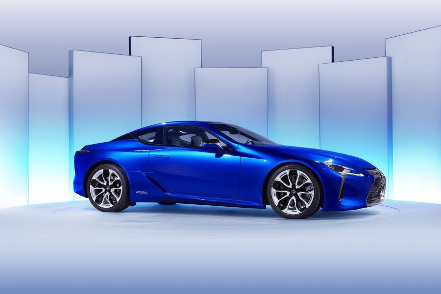  Lexus LC500h 2017 года  (WW) (фото 32 из 40)